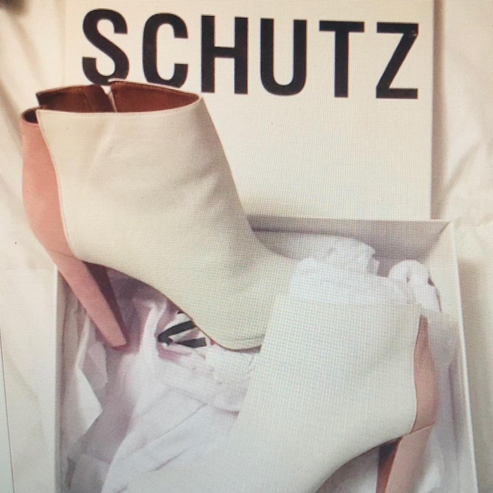 Color blocked bootie with covered platform